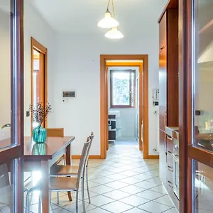 Apartment Easylife - Spazioso E Luminoso Trilocale Con Balcone A Loggia Per Pausa E Relax, Milan